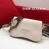 新款Prada 2023醉心時尚款#專櫃爆款出貨Saffiano皮革和小牛皮，鍍