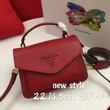 prada 款號2094 雙肩帶 “意大利制造”設計精湛[偷笑]打造沉穩架勢，