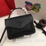 prada 款號2094 雙肩帶 “意大利制造”設計精湛[偷笑]打造沉穩架勢，