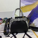 普拉達（PRADA）新款款號：5009 潮流時尚，高雅女士手袋 充滿複古魅力，“