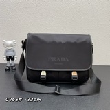 普拉達，大號斜挎包，尼龍 經典，原單韓國布配皮， 型號0768 尺寸32.24.