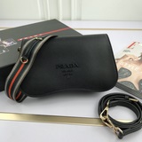 原版高品質新款Prada 2023醉心時尚款#專櫃爆款出貨Saffiano皮革和