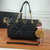 prada 款號9003 配公仔 “意大利制造”設計精湛[偷笑]打造沉穩架勢，