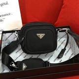 （頂級原單配專櫃盒子）新款首發Prada Hobo 相機包 1BH017超級百