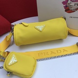 兩件套 普拉達pld枕頭包 Prada 新款 上身非常百搭 最主要的是減齡款，超