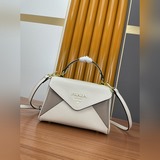 Prada/普拉達蓋頭包款號：2125#，原版手掌紋牛皮.順滑油邊，精緻做工，