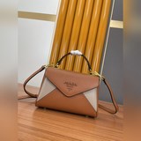 Prada/普拉達蓋頭包款號：2125#，原版手掌紋牛皮.順滑油邊，精緻做工，