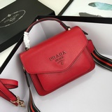 prada 款號2094 雙肩帶 “意大利制造”設計精湛[偷笑]打造沉穩架勢，