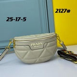 《 PRADA》 普拉達 P家新款女式繡花腰包這款菱格繡花腰包采用原版平紋打造。
