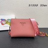 原版高品質 ～～Prad專櫃新款2128 Saffiano皮革 粗紋牛皮+平紋，