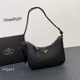2023專櫃最新款hobo女士全皮腋下包到貨采用意大利進口十字紋牛皮，三角牌金