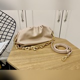 Bottega Veneta The Chain Pouch 最近真的太火爆了！