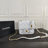 chanel郵差包小號魚子醬牛皮皮質，耐造耐磨 複古五金 還有一顆經典logo小