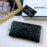 新款出貨 chanel 款號027#單拉錢包采用進口小牛皮電壓玫瑰花、配白色包邊