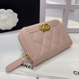 chanel  經典boy款 原單品質！菱格紋路、内裡容量不錯！适合存放卡和現金