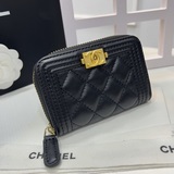 CHANEL  經典BOY款 原單品質！菱格紋路、内裡容量不錯！适合存放卡和現金