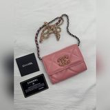 81464Chanel經典鍊條晚宴包精緻的零錢包，很迷你，帶點複古的可愛風，可以