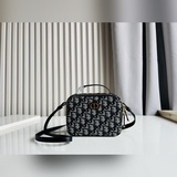 dior：法式woc小包上新，超大容量超香,全新diorcaro箱型鍊條手袋，柔