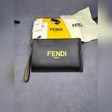 品牌：  fendi  芬迪款號：  絲印字母手包貨號：  168568顔