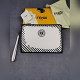 品牌：  fendi  芬迪款號：  白f絲印手包貨號：  168568顔