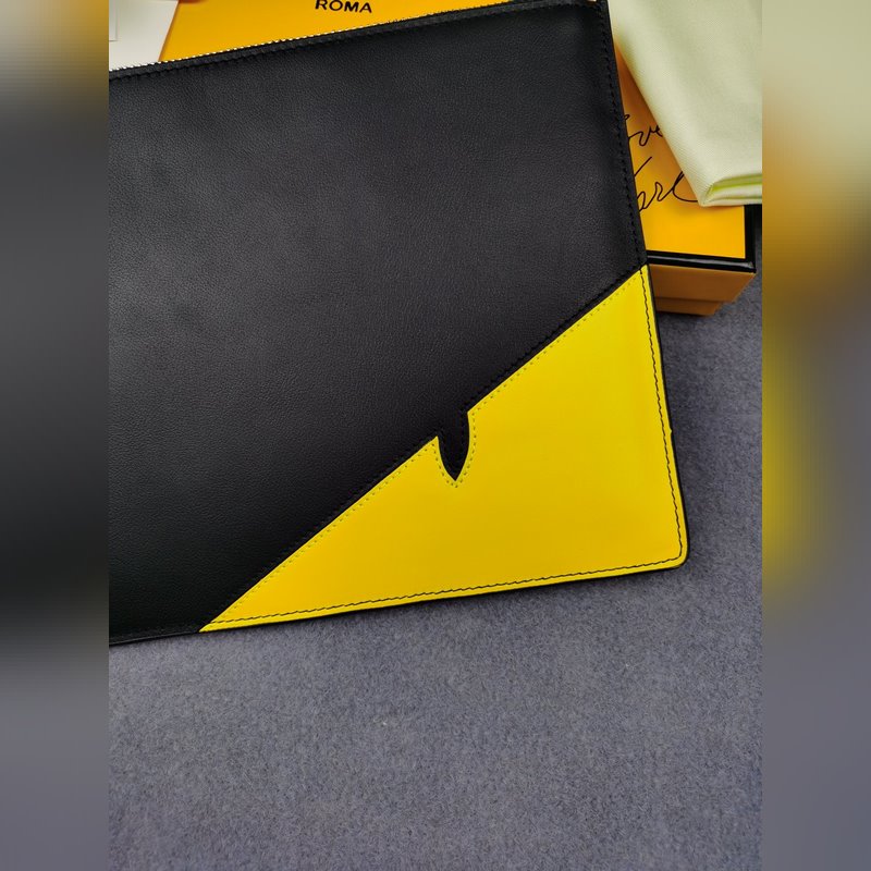 品牌：  fendi  芬迪款號：  下角黃手包貨號：  168568顔色