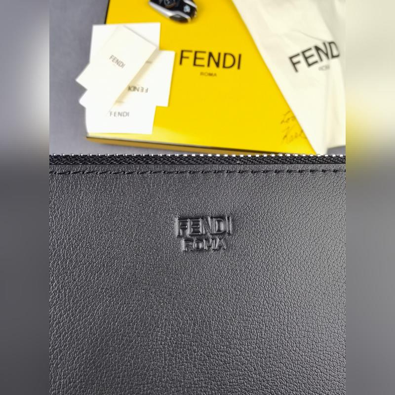品牌：  fendi  芬迪款號：  下角黃手包貨號：  168568顔色