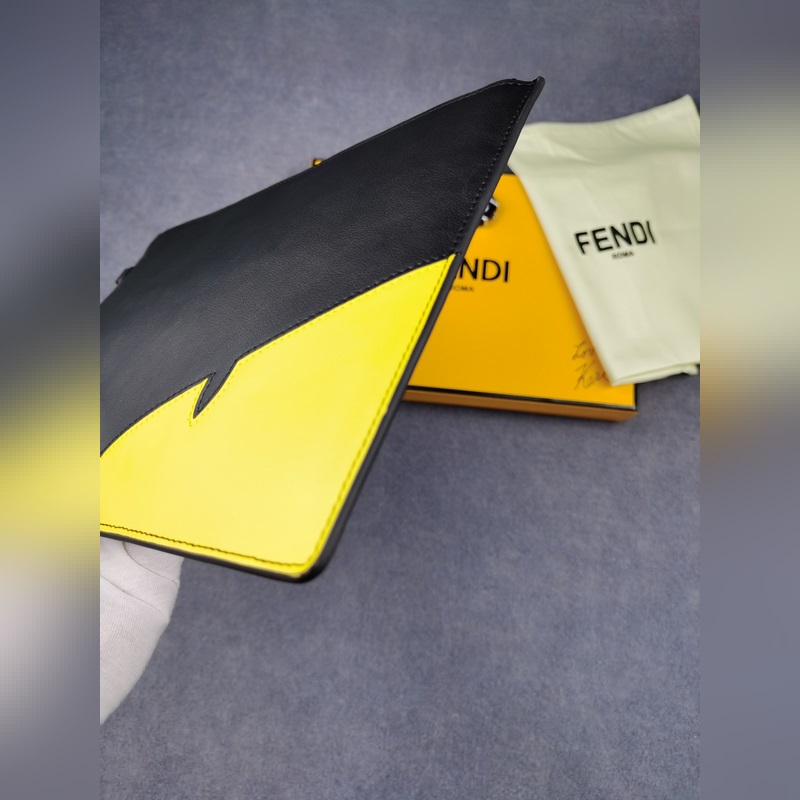 品牌：  fendi  芬迪款號：  下角黃手包貨號：  168568顔色