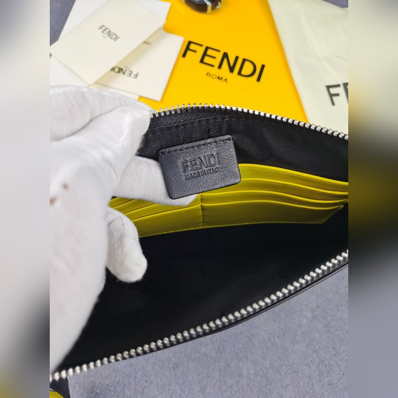 品牌：  fendi  芬迪款號：  下角黃手包貨號：  168568顔色