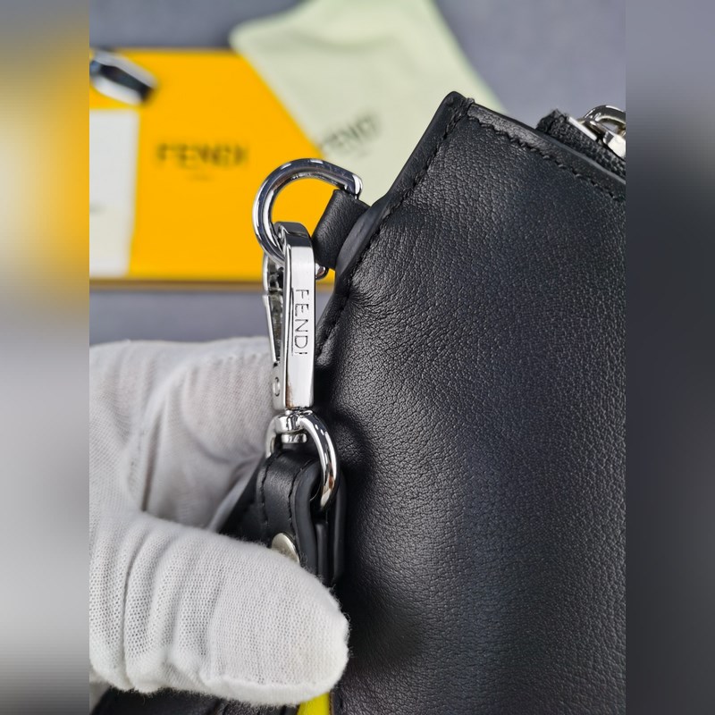 品牌：  fendi  芬迪款號：  黃f手包貨號：  168568顔色：