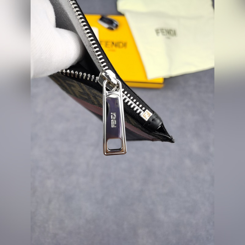 品牌：  fendi  芬迪款號：  pvc棕手包貨號：  168568顔