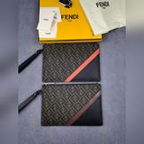 品牌：  fendi  芬迪款號：  pvc紅手包貨號：  168568顔