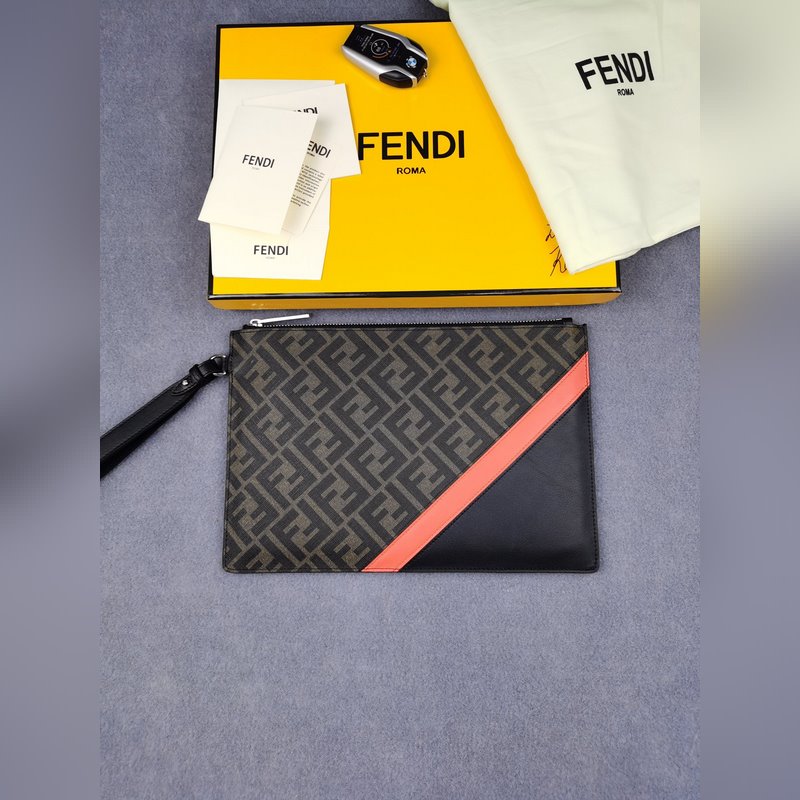 品牌：  fendi  芬迪款號：  pvc紅手包貨號：  168568顔