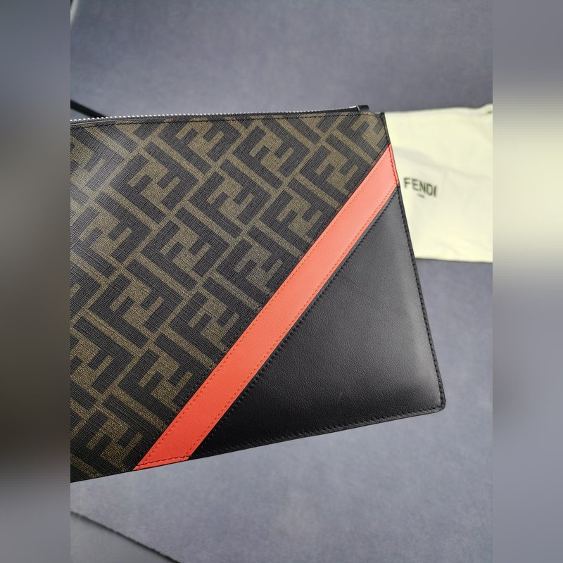 品牌：  fendi  芬迪款號：  pvc紅手包貨號：  168568顔