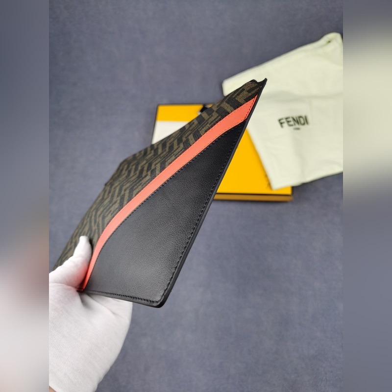 品牌：  fendi  芬迪款號：  pvc紅手包貨號：  168568顔