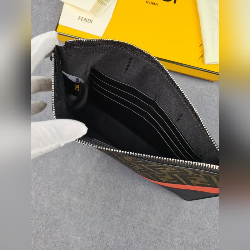 品牌：  fendi  芬迪款號：  pvc紅手包貨號：  168568顔