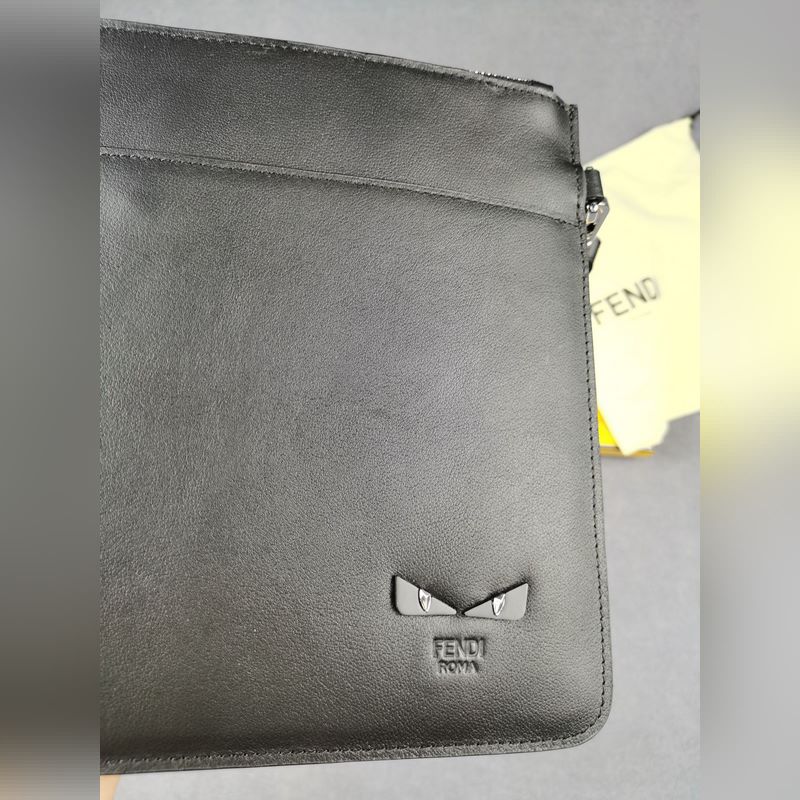 品牌：  fendi  芬迪款號(hào)：  黑鷹眼手包貨號(hào)：  168568顔色