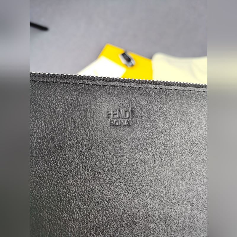 品牌：  fendi  芬迪款號(hào)：  修面黑眼手包貨號(hào)：  168568顔