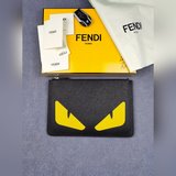 品牌：  fendi  芬迪款號：  十字紋黃貼手包貨號：  168568