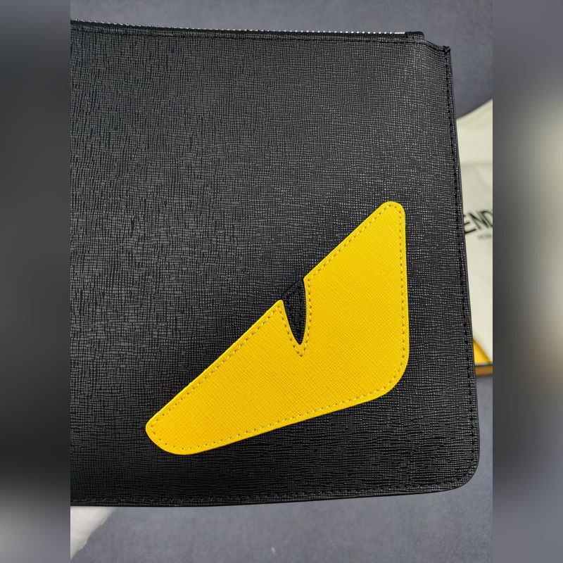 品牌：  fendi  芬迪款號(hào)：  十字紋黃貼手包貨號(hào)：  168568