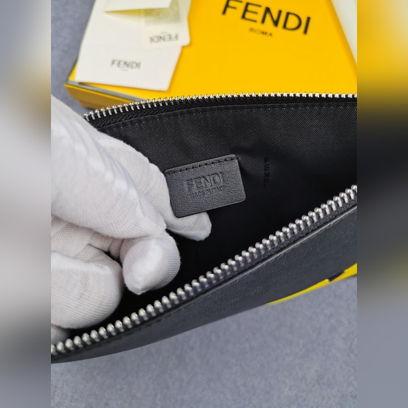 品牌：  fendi  芬迪款號(hào)：  十字紋黃貼手包貨號(hào)：  168568