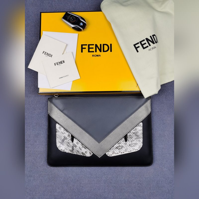 品牌：  fendi  芬迪款號：  真蛇拼手包貨號：  168568顔色