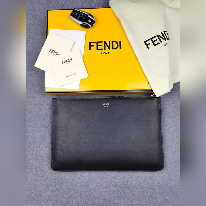 品牌：  fendi  芬迪款號：  真蛇拼手包貨號：  168568顔色