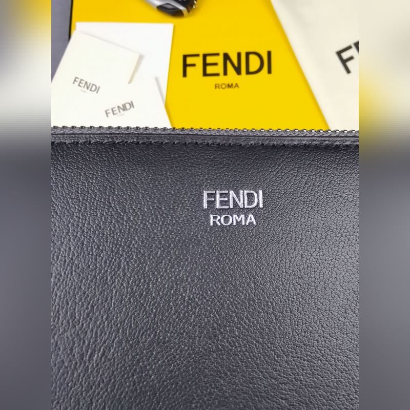 品牌：  fendi  芬迪款號：  真蛇拼手包貨號：  168568顔色