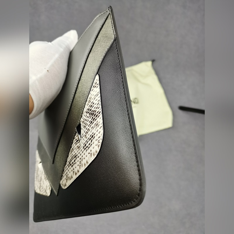 品牌：  fendi  芬迪款號：  真蛇拼手包貨號：  168568顔色