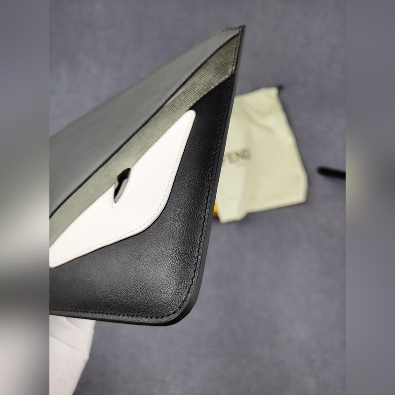 品牌：  fendi  芬迪款號：  修面黑灰拼手包貨號：  168568