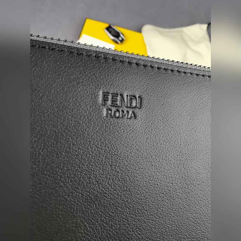 品牌：  fendi  芬迪款號：  修面黑灰拼手包貨號：  168568