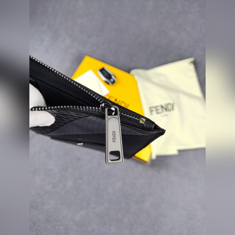 品牌：  fendi  芬迪款號：  黑蛇手包貨號：  168568顔色：