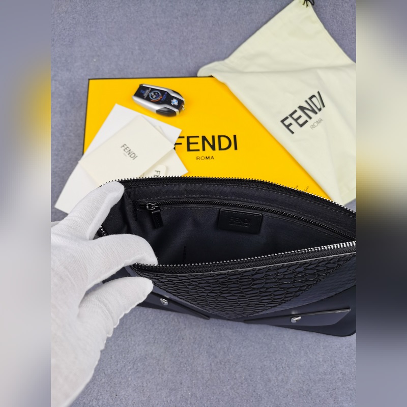 品牌：  fendi  芬迪款號：  黑蛇手包貨號：  168568顔色：