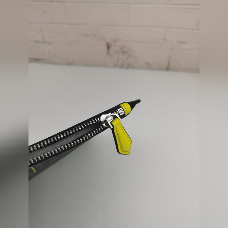 品牌：  fendi  芬迪款號：  pvc絲印手包貨號：  168568