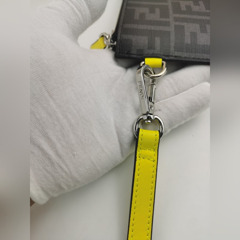 品牌：  fendi  芬迪款號：  pvc絲印手包貨號：  168568